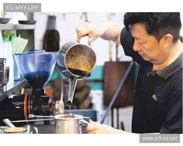 马琳训练场边的那杯咖啡比我月薪还贵？这日子也太奢侈了吧！